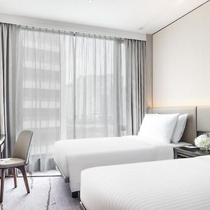 Superior River Room Twin Beds
